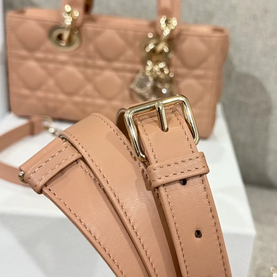 Small Lady D-joy Bag - Image 9