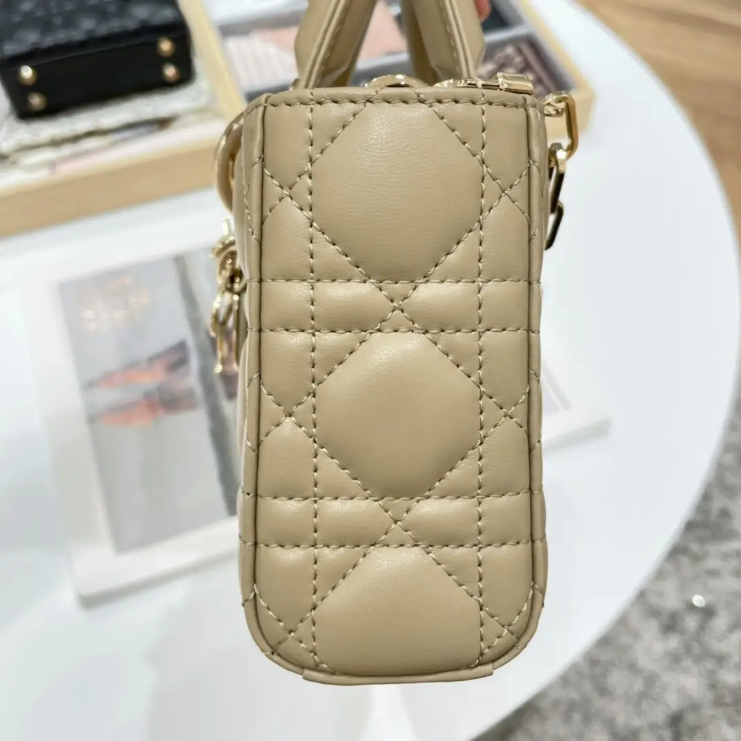 Small Lady D-joy Bag - Image 9