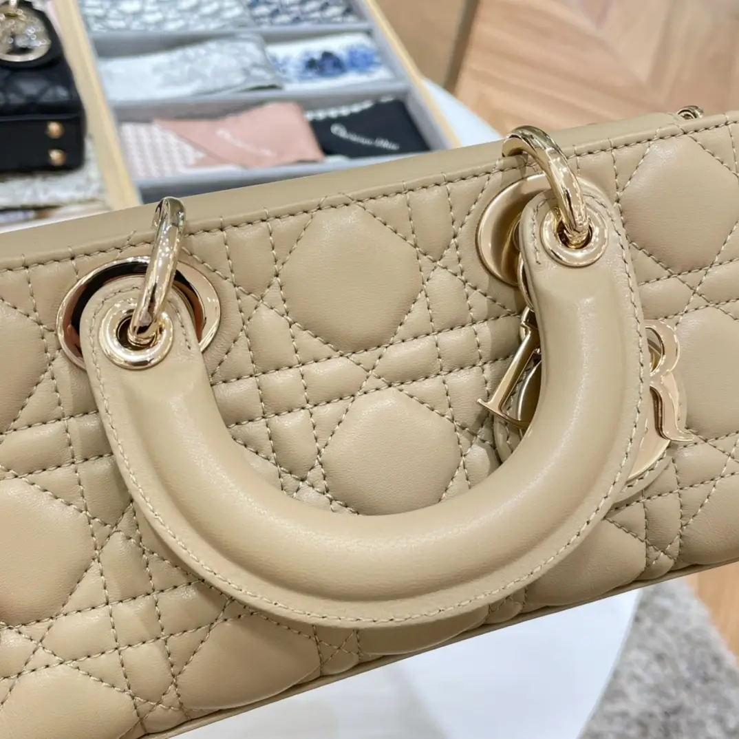 Small Lady D-joy Bag - Image 3