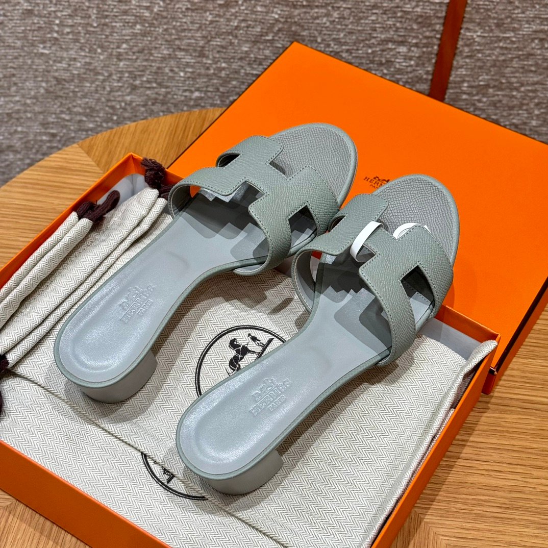 Oasis Sandal